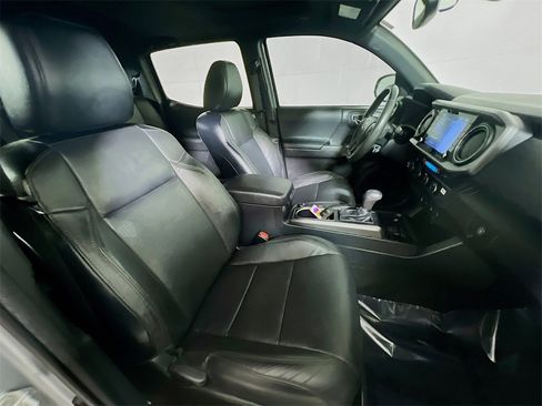 Certified 2022 Toyota Tacoma TRD Off-Road image 23