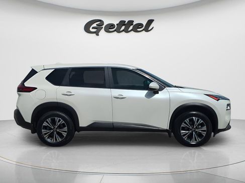 Certified 2023 Nissan Rogue SV image 3