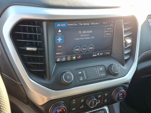 Used 2023 GMC Acadia SLE image 15