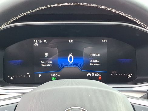 Used 2025 Volkswagen Taos SE image 21