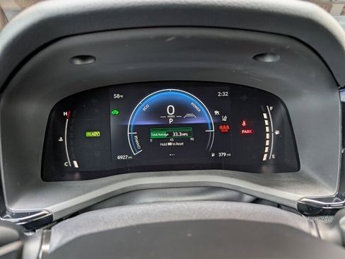 Used 2025 Toyota Camry SE w/ Convenience Package FWD image 20