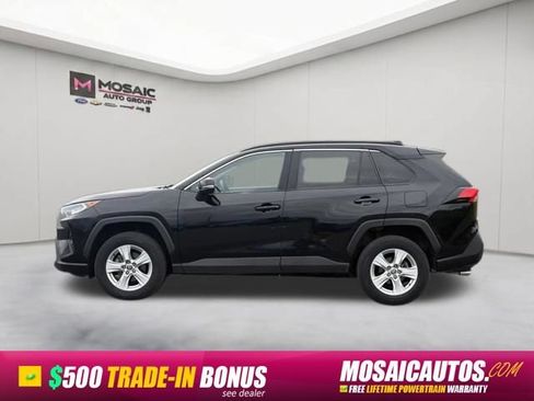 Used 2021 Toyota RAV4 XLE AWD/4WD image 4