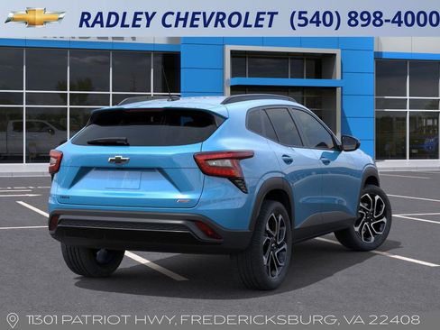 New 2026 Chevrolet Trax RS w/ Sunroof Package image 4