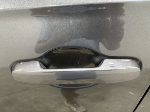 Used 2025 Honda Pilot EX-L image 11