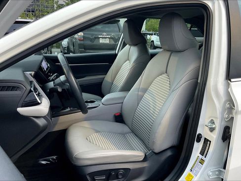 Used 2023 Toyota Camry SE w/ Cold Weather Package image 24