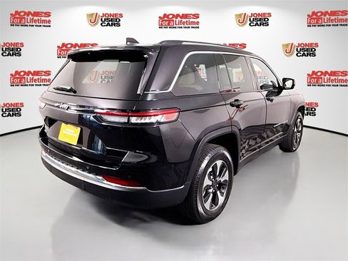 Used 2023 Jeep Grand Cherokee 4WD 4xe image 17