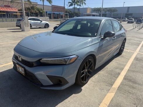 Used 2023 Honda Civic Sport image 3