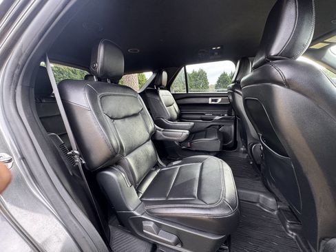 Used 2020 Ford Explorer XLT w/ Equipment Group 202A image 17