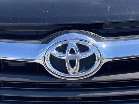 Used 2016 Toyota Highlander XLE AWD/4WD image 10