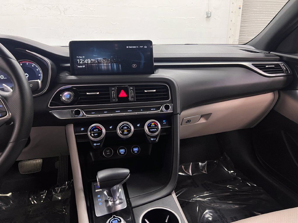 Used 2023 Genesis G70 2.0T RWD image 18