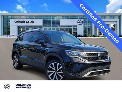 Certified 2023 Volkswagen Taos SE w/ Panoramic Sunroof Package FWD image 1
