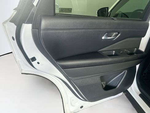 Used 2024 Nissan Pathfinder SL image 26