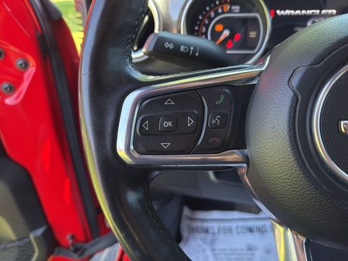Used 2020 Jeep Wrangler Unlimited Sahara AWD/4WD image 17