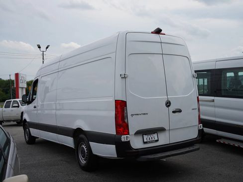 Used 2023 Mercedes-Benz Sprinter 2500 image 4