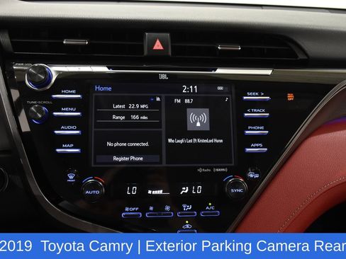 Used 2019 Toyota Camry XSE FWD image 17