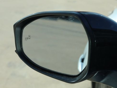 New 2026 Toyota Prius Plug-In Hybrid FWD image 8