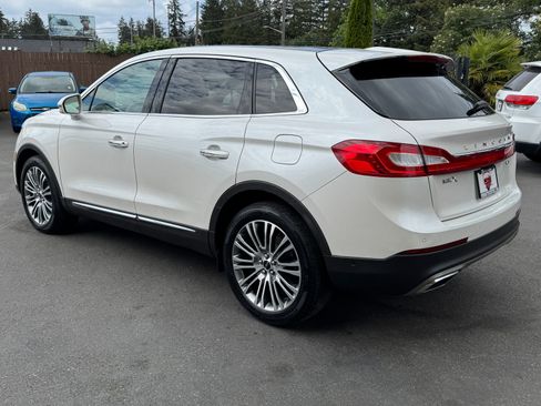 Used 2016 Lincoln MKX Reserve w/ Technology Package AWD/4WD image 5