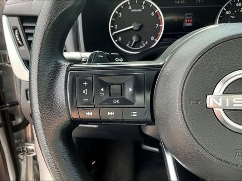 Used 2024 Nissan Rogue S AWD/4WD image 11