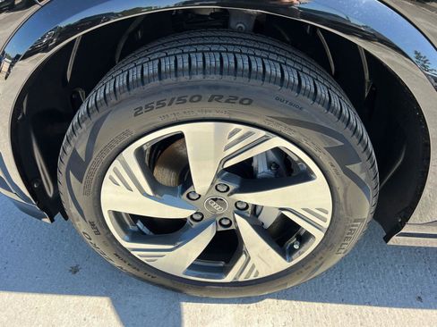 New 2025 Audi Q6 e-tron Premium AWD/4WD image 11