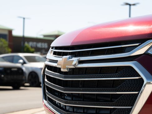 Used 2021 Chevrolet Traverse LT AWD/4WD image 37
