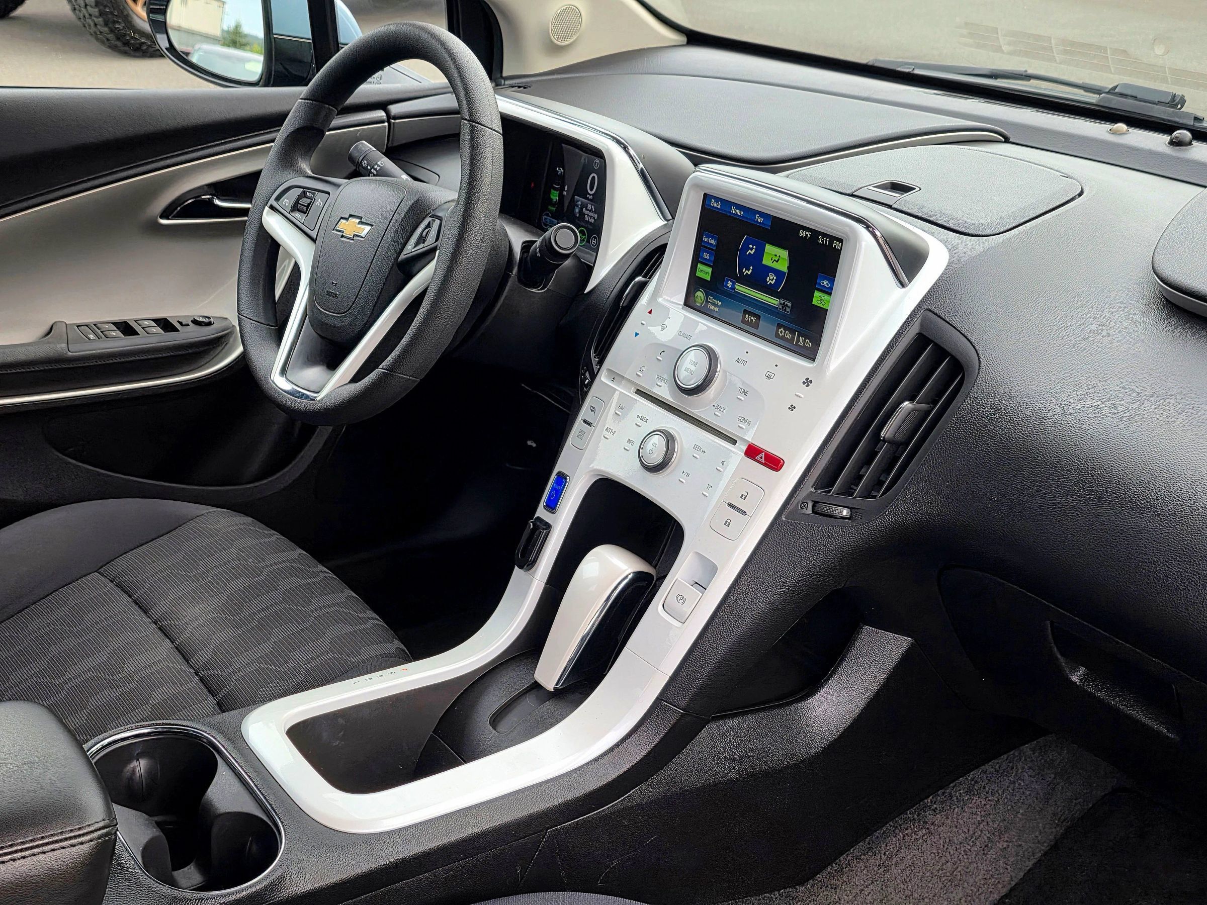 Used 2013 Chevrolet Volt FWD image 30
