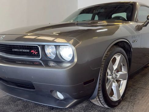 Used 2010 Dodge Challenger R/T RWD image 2