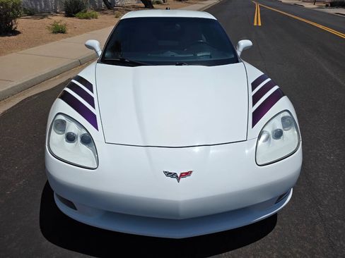 Used 2005 Chevrolet Corvette Coupe w/ Preferred Equipment Group RWD image 7