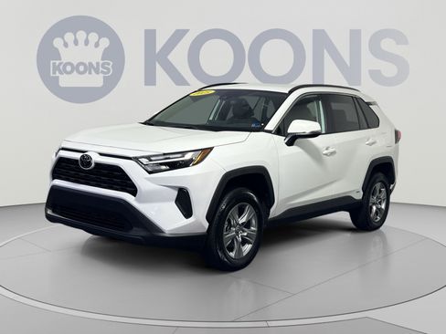 Used 2025 Toyota RAV4 XLE AWD/4WD image 5