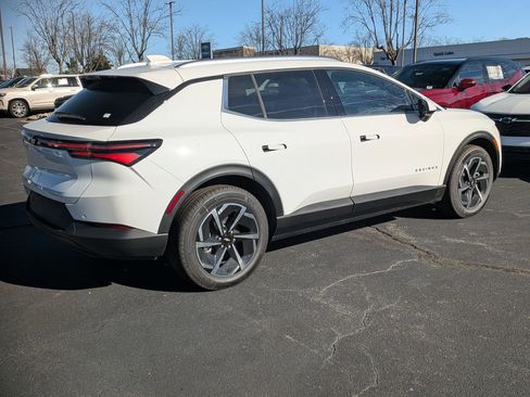 New 2026 Chevrolet Equinox EV LT image 8