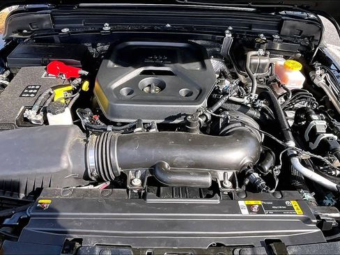 Used 2025 Jeep Wrangler Sport S image 28