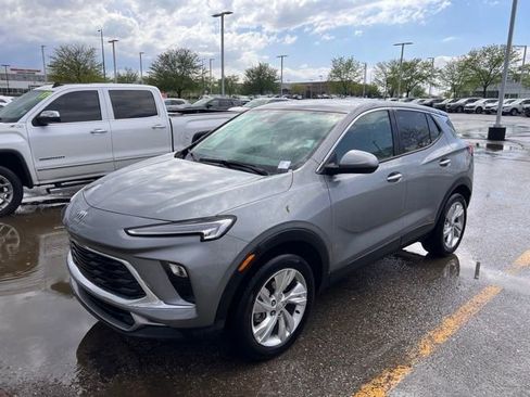 Used 2025 Buick Encore GX Preferred AWD/4WD image 3