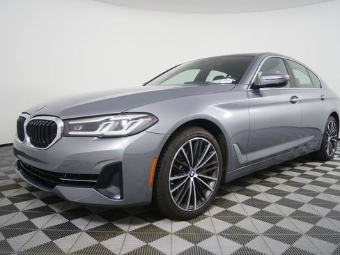 Used 2023 BMW 540i w/ Premium Package RWD image 7