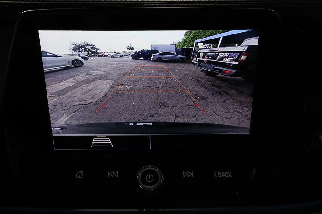 Used 2022 Chevrolet Blazer LT FWD image 2