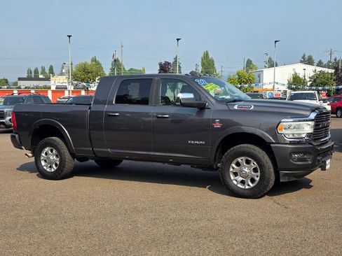 Used 2022 RAM 2500 Laramie AWD/4WD image 3