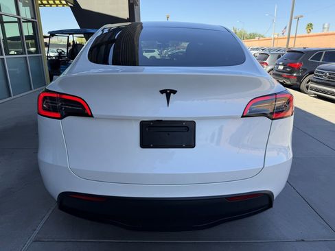 Used 2024 Tesla Model Y 2WD image 13
