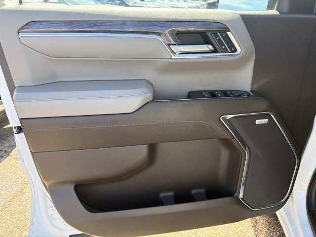 Used 2023 Chevrolet Silverado 1500 LTZ w/ LTZ Convenience Package II AWD/4WD image 25