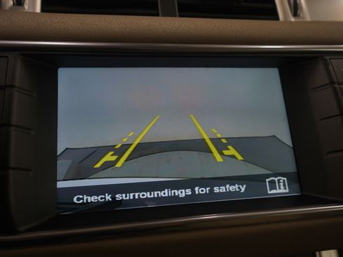 Used 2015 Land Rover Range Rover Evoque Pure image 28