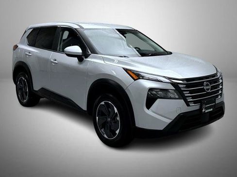 Certified 2025 Nissan Rogue SV AWD/4WD image 3
