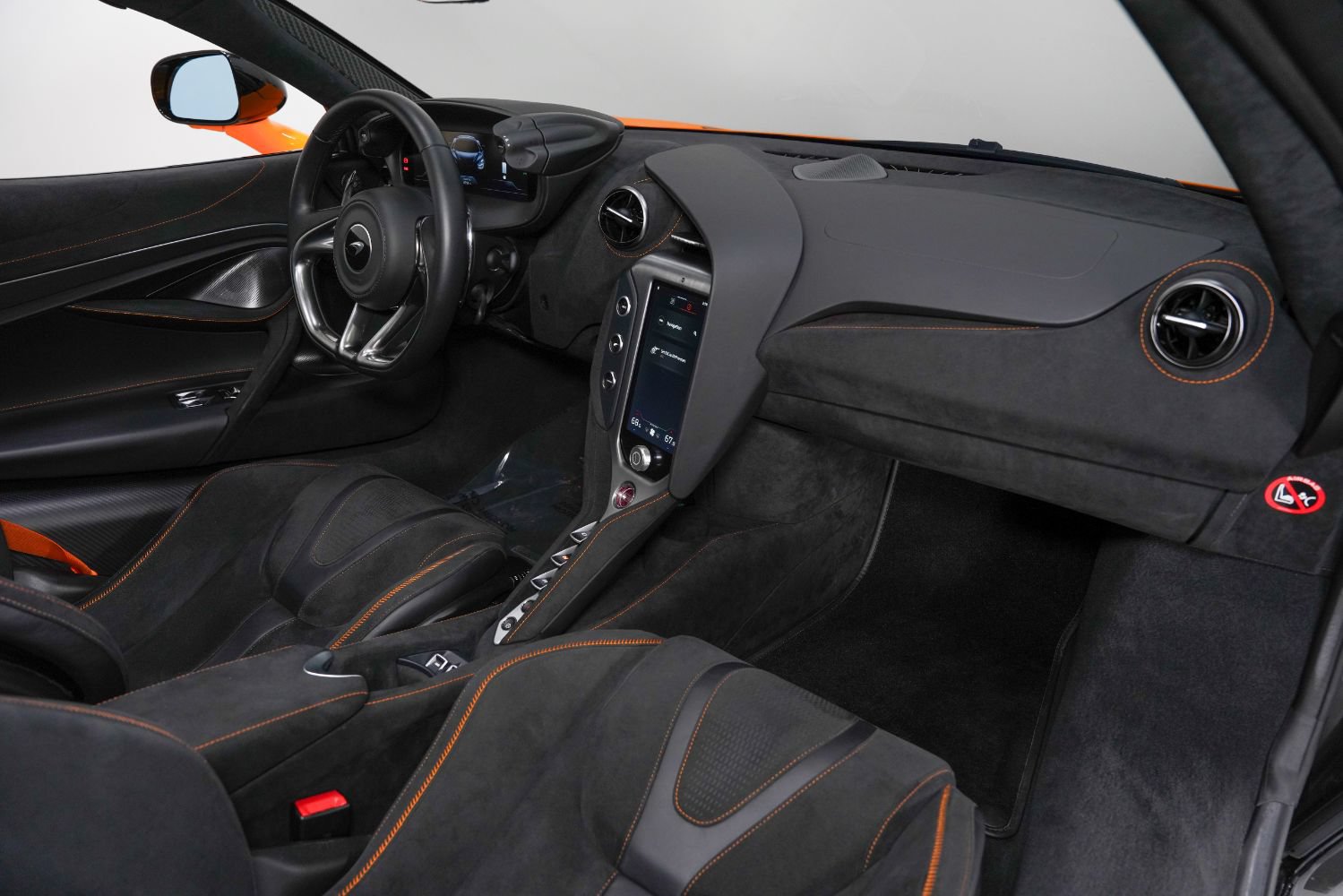 Used 2024 McLaren 750S Spider RWD image 29