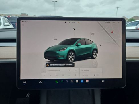 Used 2024 Tesla Model Y Long Range AWD/4WD image 25