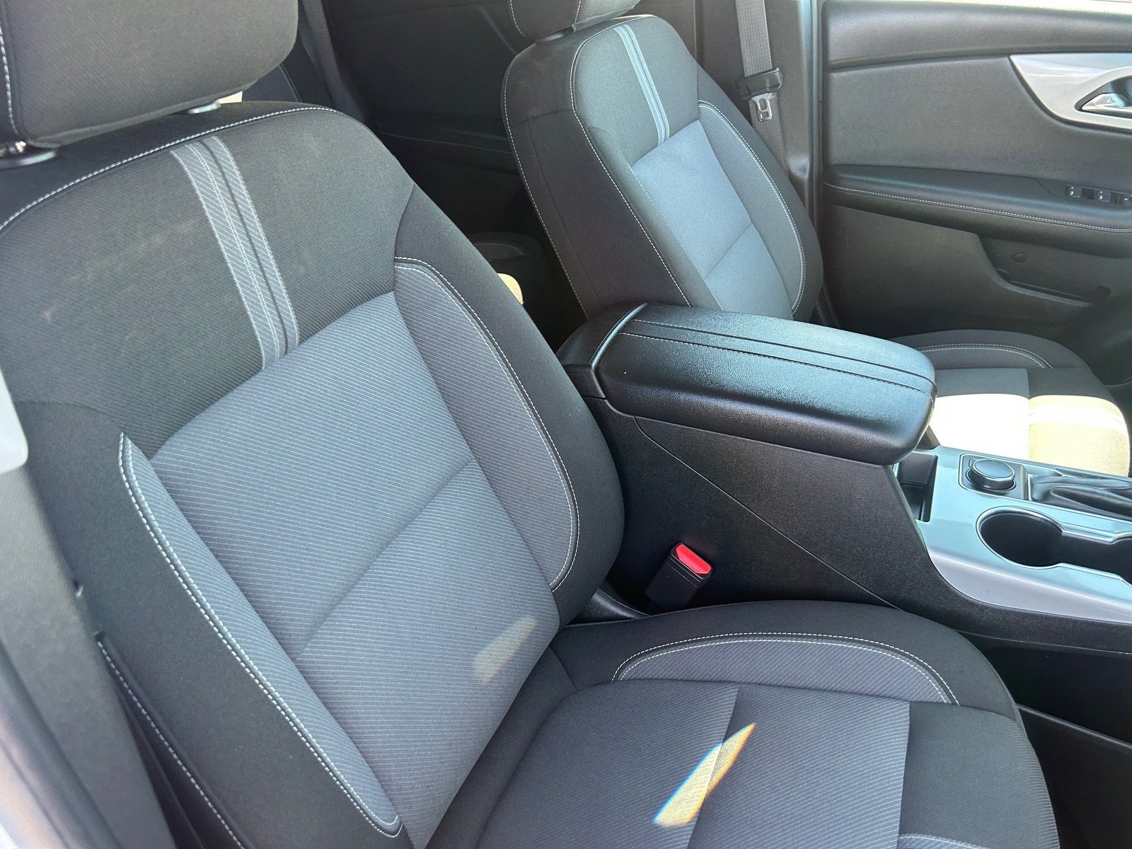 Used 2025 Chevrolet Blazer LT FWD image 11
