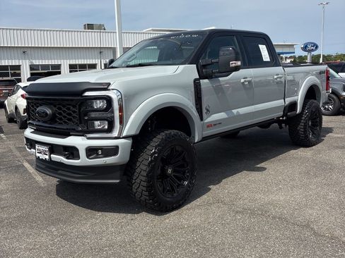Used 2025 Ford F250 Lariat w/ Lariat Ultimate Package AWD/4WD image 3