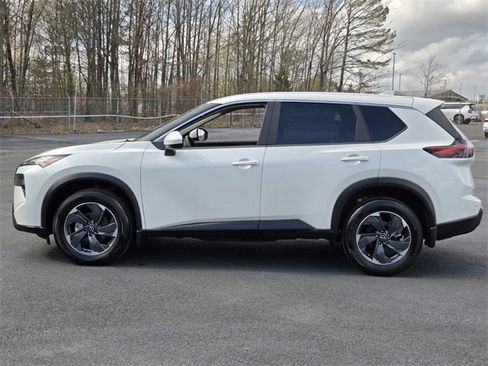 Certified 2025 Nissan Rogue SV image 2