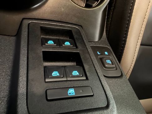 Used 2023 Ford Bronco Wildtrak AWD/4WD image 25