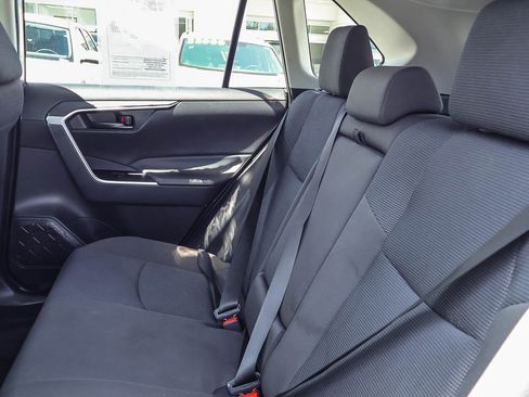 Used 2022 Toyota RAV4 LE AWD/4WD image 13