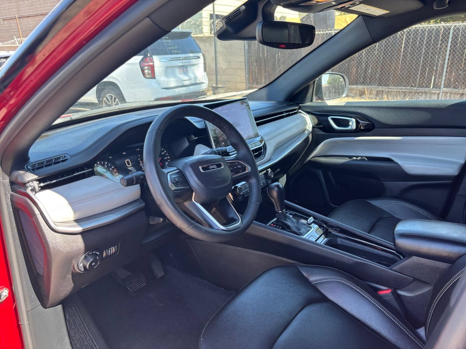 Used 2025 Jeep Compass Limited AWD/4WD image 34