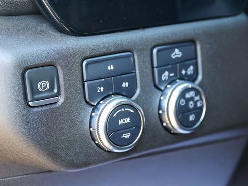 Used 2025 GMC Sierra 2500 SLE w/ SLE Value Package; image 11