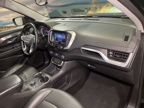 Used 2024 GMC Terrain SLT image 66