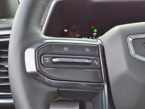 Used 2025 GMC Canyon AT4 w/ Technology Plus Package image 12