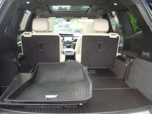 Used 2023 Cadillac XT6 Sport image 24